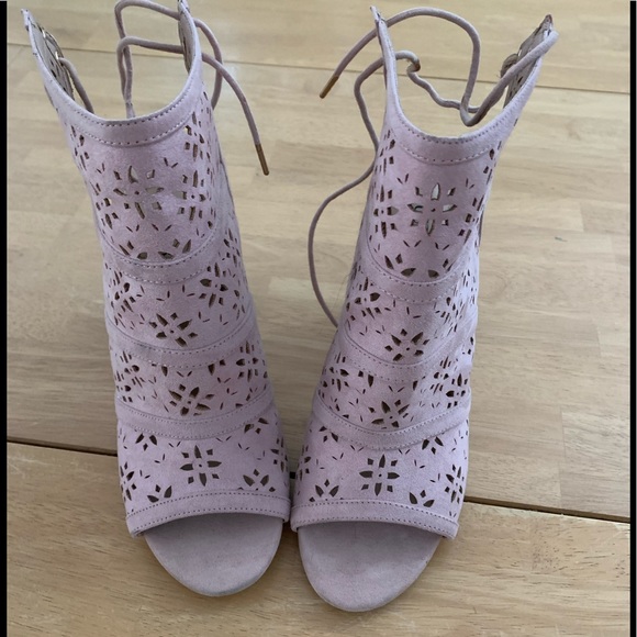 JustFab Shoes - Pink summer laser cut heels